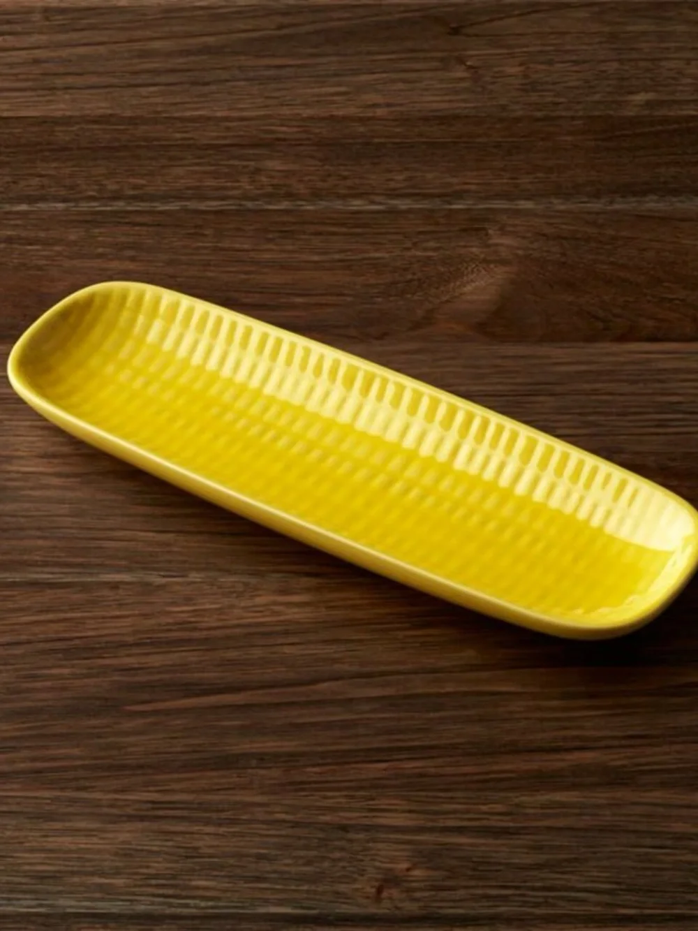 Crate & Barrel Corn Plates (8)